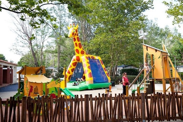 /campings/francia/languedoc-rosellon/pirineos-orientales/La Pergola/camping-la-pergola-sainte-marie-la-mer-1483064434-xl.jpg